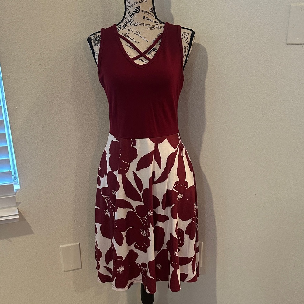 Chic Burgundy Floral Midi Dress